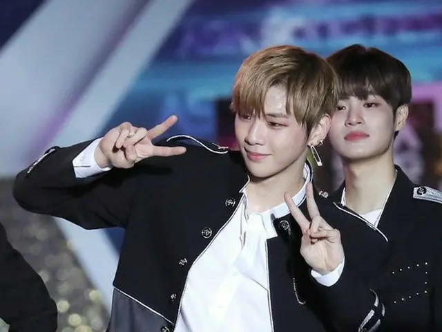 Wanna One カン・ダニエル、「2018アジア・ソング・フェスティバル」観客に挨拶