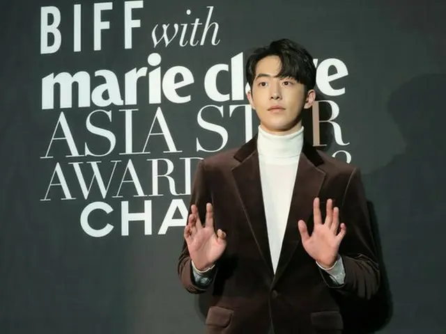 俳優ナム・ジュヒョク、「marie claire アジアスターアワーズ」レッドカーペットイベントに出席。