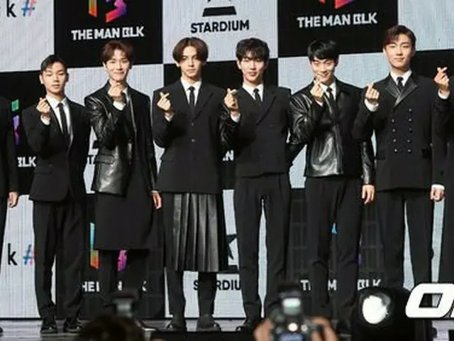 10人組俳優グループThe Man Black、デビューショーケースを開催