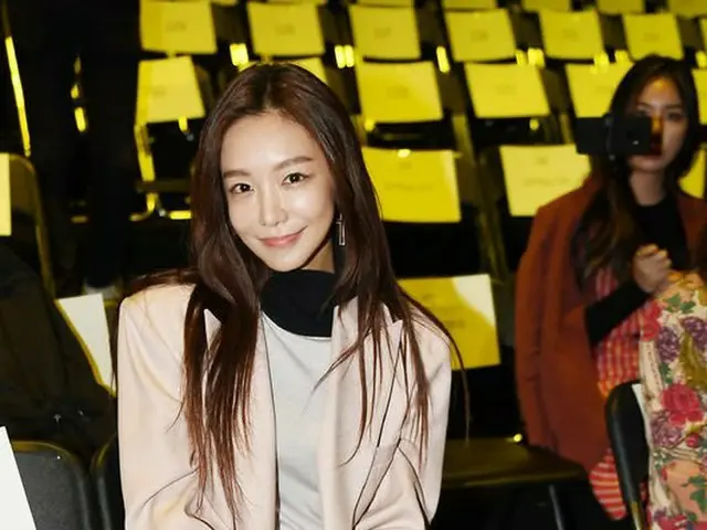 女優シン・ソユル、2019S/S HERA SEOUL FASHION WEEK「VIBRATE」コレクションに出席
