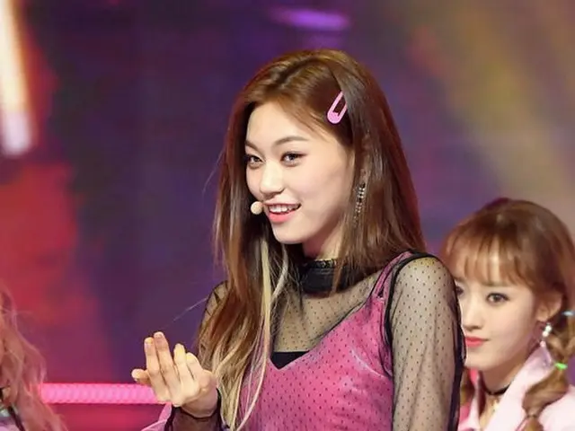 Weki Meki ドヨン、MBC MUSIC「Show Champion」に出演