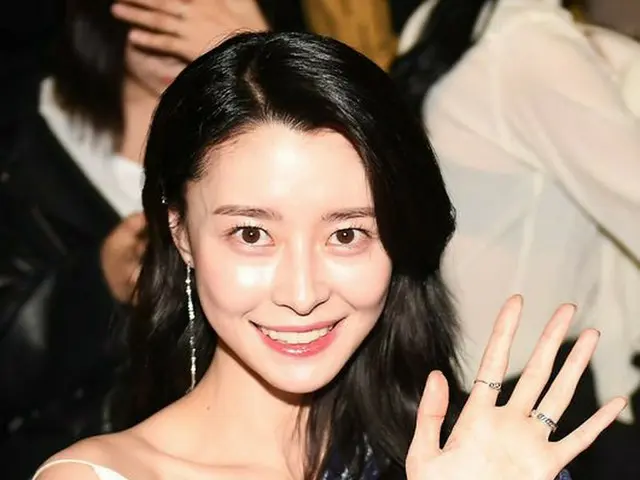 HELLOVENUS ナラ、2019 S/S HERA SEOUL FASHION WEEK「YCH」COLLECTIONに参加