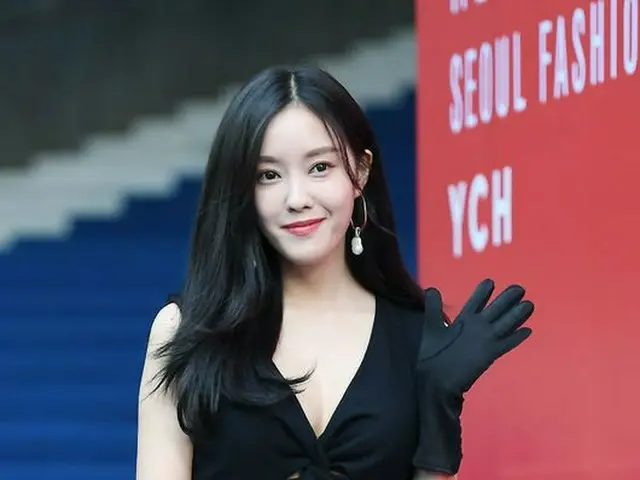 T-ARA ヒョミン、2019 S/S HERA SEOUL FASHION WEEK「YCH」COLLECTIONに参加