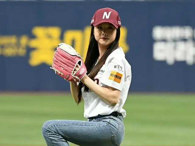 EXID ソルジ、ネクセンヒーローズ対ハンファイーグルスの始球式