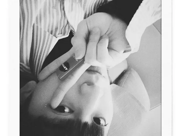 【G公式】iKON Song、機内での写真を公開。