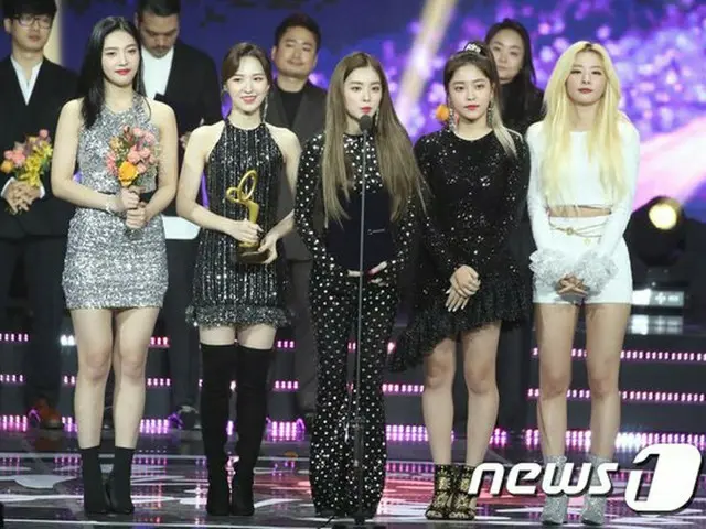 Red Velvet、「2018大韓民国大衆文化芸術賞」で文化体育観光部長官表彰を受賞し、祝賀ステージを披露