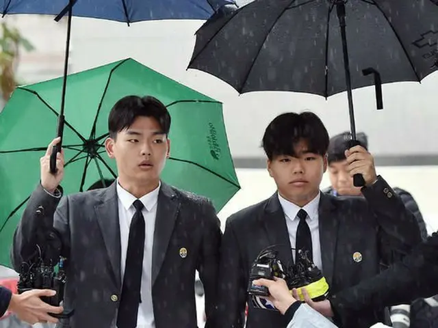 TheEastLight. ソクチョル－スンヒョン兄弟、告訴人調査のため出頭