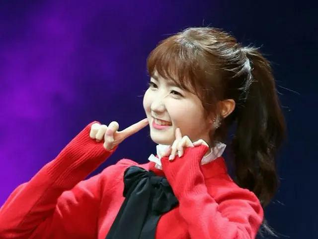 IZ*ONE 本田仁美、デビューショーケースに出席