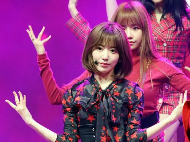 IZ*ONE の日本人メンバー、デビューショーケースでAKBグループでの活動中断に言及