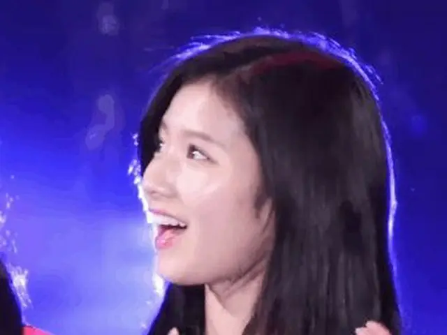 爆竹の音に驚くTWICE サナ