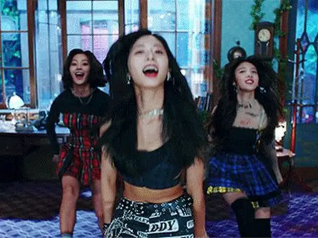とても大変そうに見えるTWICE の新曲ダンス