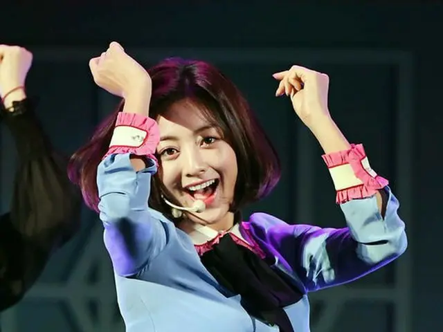 TWICE ジヒョ、6thミニアルバム「YES or YES」カムバックショーケース中の様子