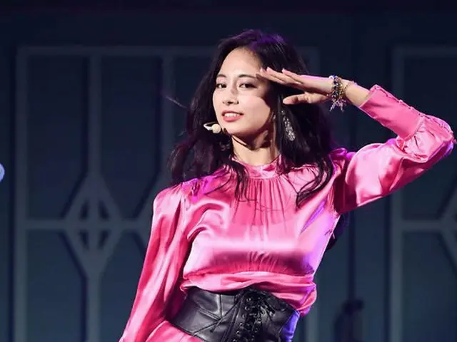 TWICE ツウィ、6thミニアルバム「YES or YES」カムバックショーケース中の様子