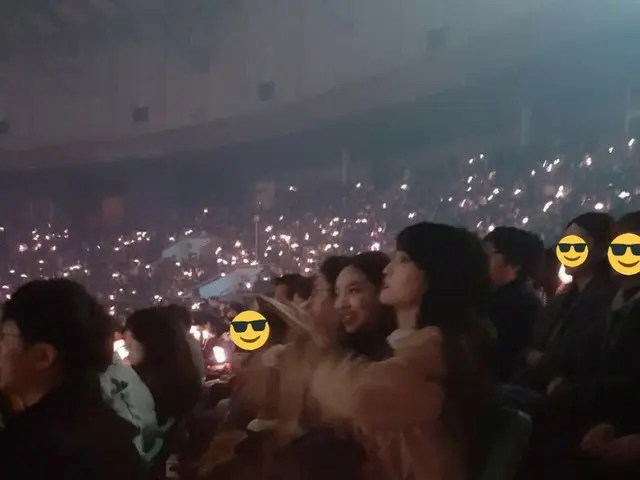 TWICE ナヨン、モモ、BLACKPINKコンサートで目撃中