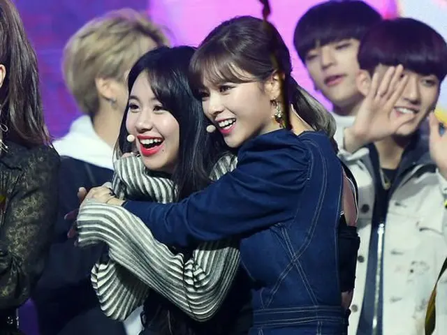 TWICE、MBC MUSIC「Show Champion」1位で大喜び