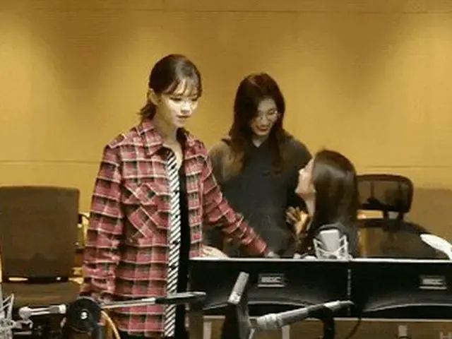 TWICE サナ、「親和力」が韓国で話題