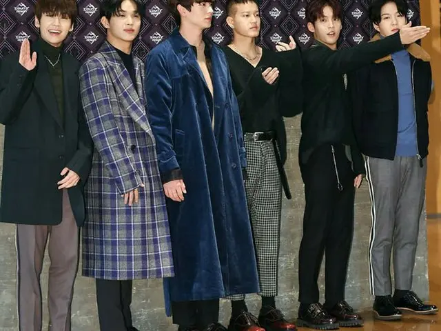 BTOB、「エムカウントダウン」生放送前フォトウォールにて