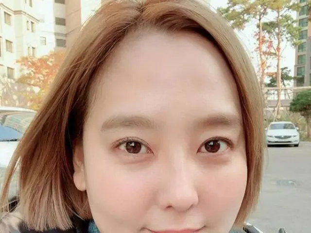 天上智喜 出身の女優ダナ、体重増加も美貌が引き立つセルカ公開。