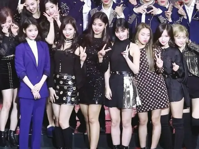IU(アイユー) のコンサート、TWICEが「ゲスト説」