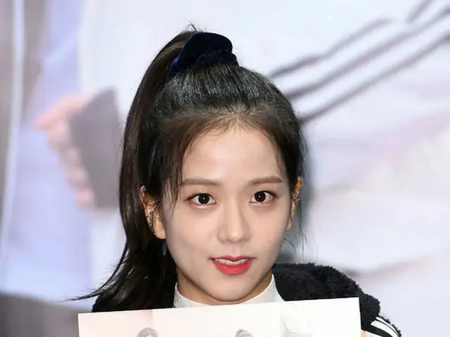 BLACKPINK JISOO、adidasのファンサイン会に出席