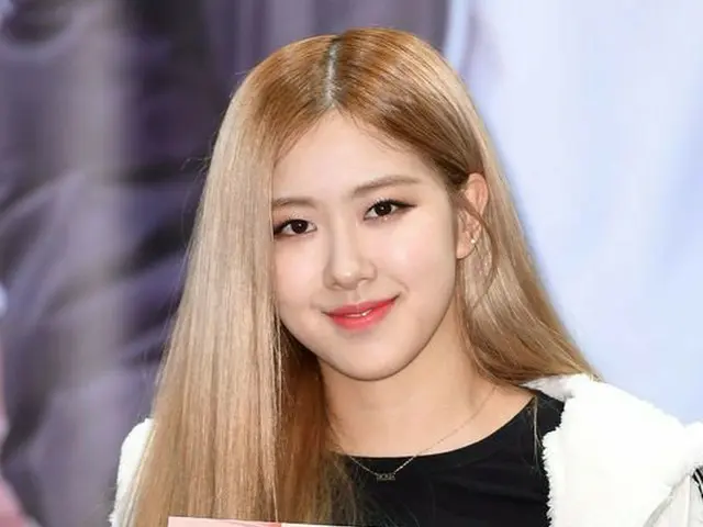 BLACKPINK ROSE、adidasのファンサイン会に出席