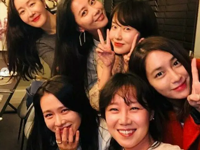 「仲良し女優の集い」が話題。