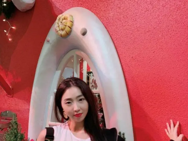 【g公式】2NE1 出身MINZY、SNS更新。