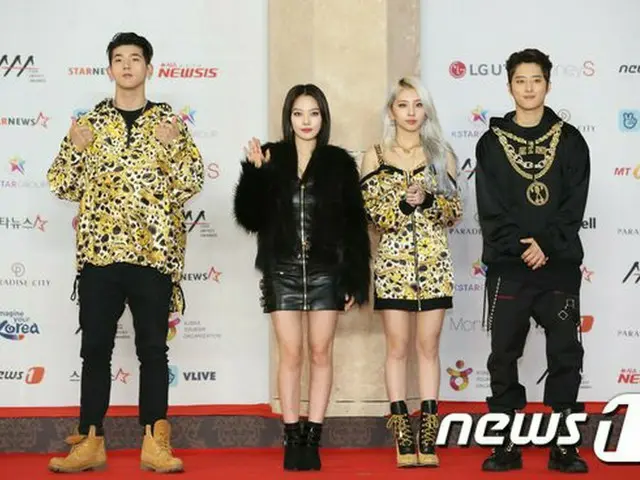 KARD、「2018 Asia Artist Awards」レッドカーペットに登場