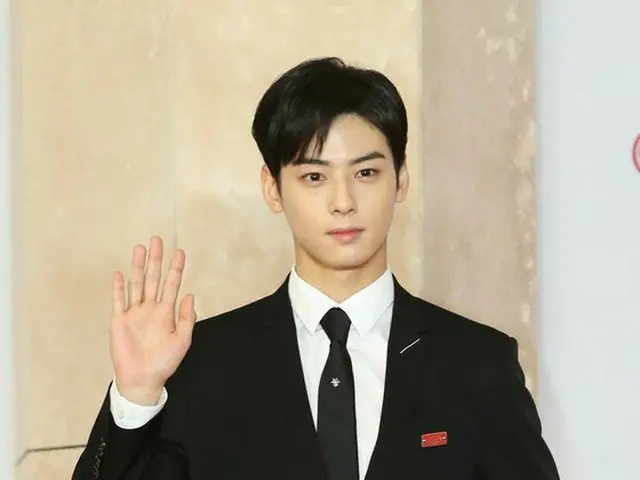 ASTRO チャ・ウヌ、「2018 Asia Artist Awards」レッドカーペットに登場