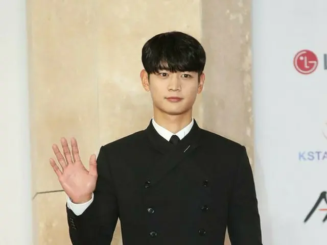 SHINee ミンホ、「2018 Asia Artist Awards」レッドカーペットに登場
