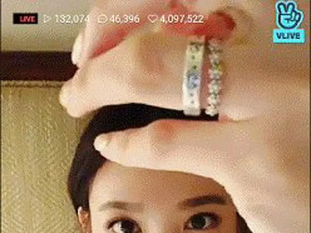 TWICE ナヨン、IU(アイユー)からのプレゼントが話題