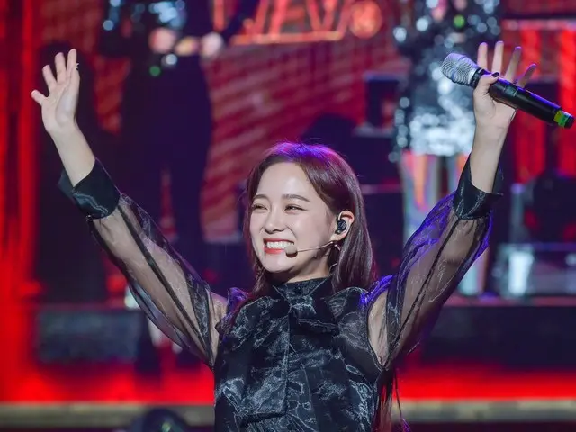 、、【t公式】gugudan、1st CONCERT の現場写真を公開