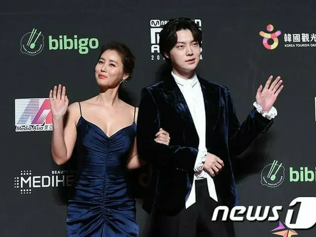 女優キム・ソンリョン＆ 俳優アン・ジェヒョン、「2018 MAMA PREMIERE in HONG KONG」レッドカーペット