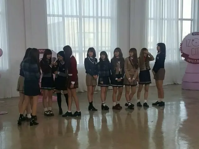 IZ*ONE、新番組の収録中