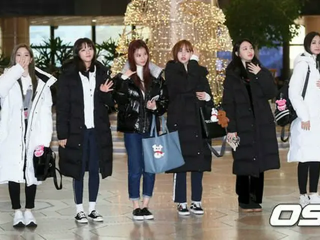 TWICE、日本に向けて出国