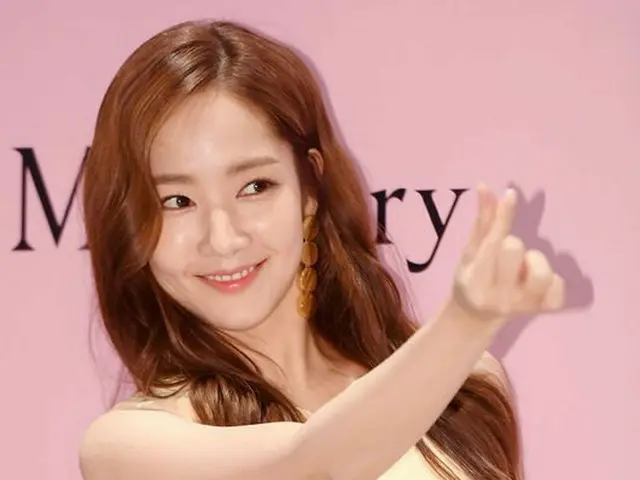 女優パク・ミニョン、英国ラグジュアリーブランド「Mulberry」フラッグシップショップリニューアルオープンイベントに出席。