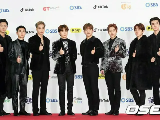 EXO、「2018 SBS歌謡大祭典」レッドカーペット行事に出席。