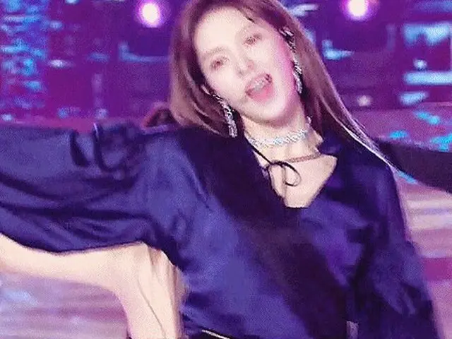 Red Velvet ウェンディ、「Bad Boy」を披露