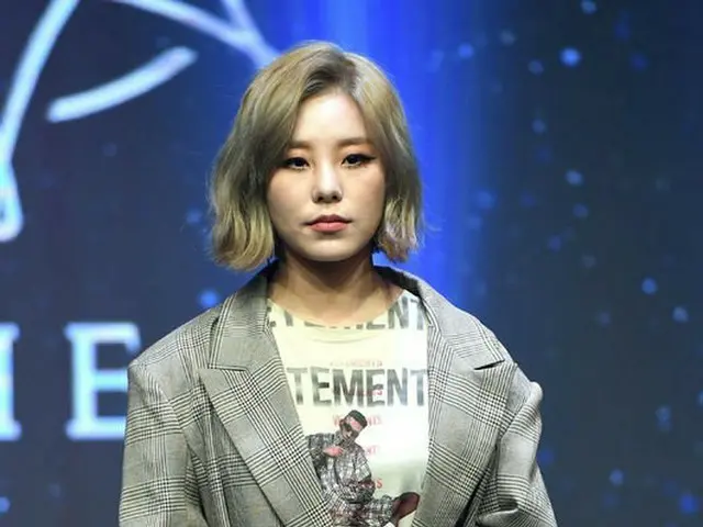 MAMAMOO フィイン、足首負傷でギブス…しかし、本人の意思でスケジュールは消化
