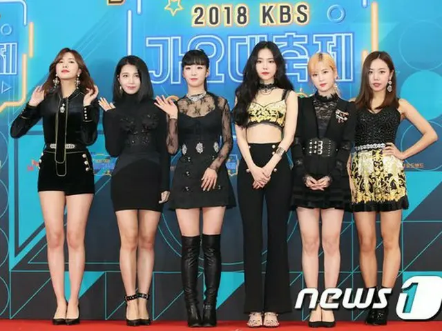 Apink、「2018 KBS 歌謡大祝祭」レッドカーペット行事に出席