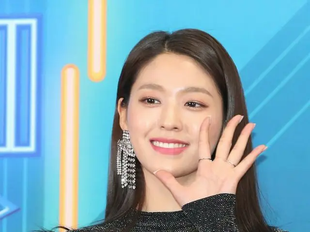 AOA ソリョン、「2018 KBS 歌謡大祝祭」レッドカーペット行事に出席。