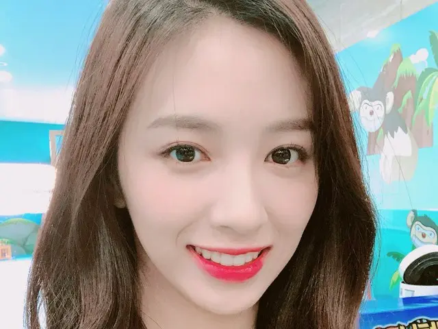 、、【d公式fnc】Cherry Bullet JIWON、「Behind the scenes」を公開。