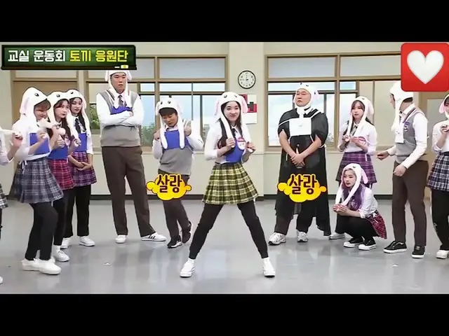 TWICE ナヨン「ウサギ帽子」、「元祖」らしい遊び方