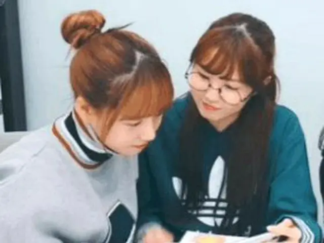 、、 IZ*ONE ひとみ＆ユリ、付き合ってる疑惑映像その3