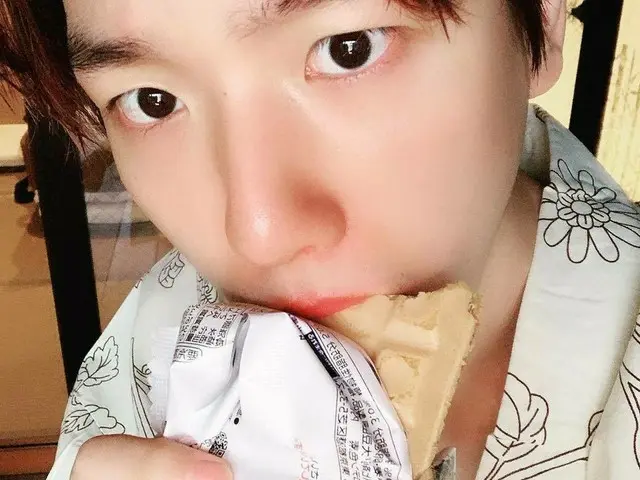 【G公式】EXO_Bakhyun、日本のデザートを楽しむ。