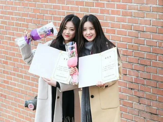 今月の少女(LOONA) ヒョンジン＆ヒジン、高校卒業