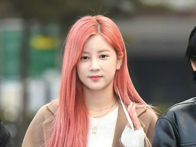 Apink、徹夜の練習？「ミュージックバンク」出勤中