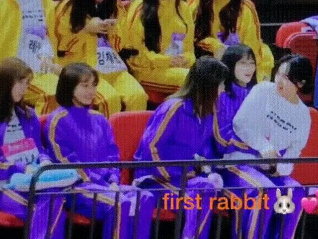 ちょっかいを出してやり返されるTWICE ジョンヨン