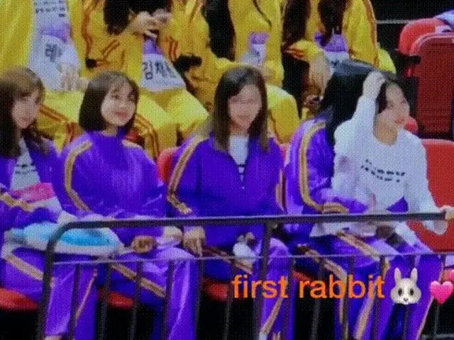 ちょっかいを出してやり返されるTWICE ジョンヨン