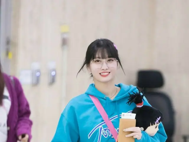TWICE モモ、今回の正月休暇の後、日本から持ってきた人形が話題